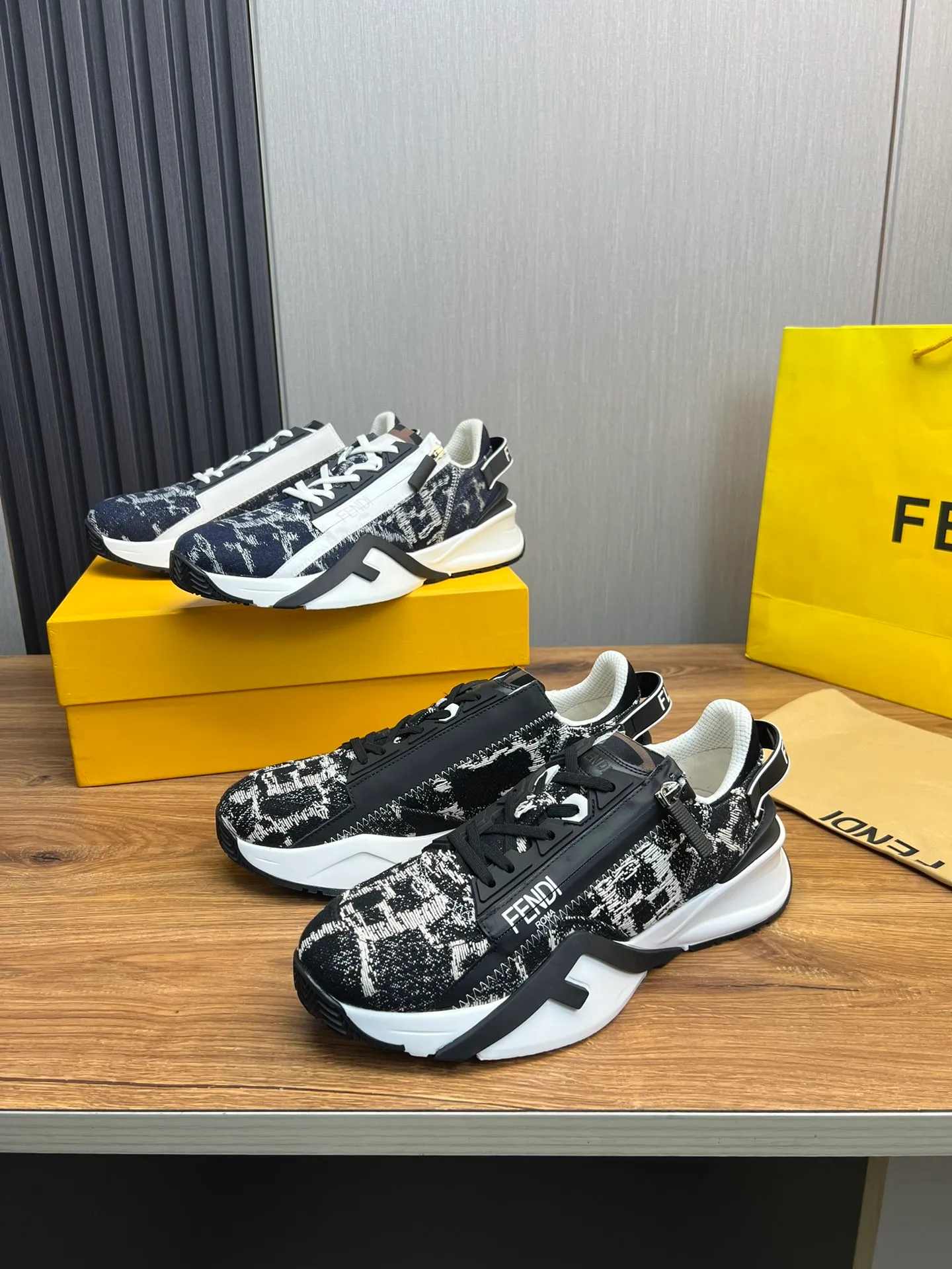 Men's shoes 💰500💰 Fendi [Fendi] hot style is on the market 🔥Fashionable casual men's shoes 🔱 Made of original brand fly knit fabric. Original cowhide + breathable mesh lining + sheepskin feet. Perfect shape and top quality, you deserve it 🔜Original rubber outsole, ultra-light, non-slip and wear-resistant 👣 Standard size 38-44